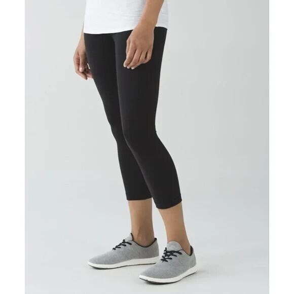 lululemon athletica Pants - Lululemon Wunder Under Crop Mid Rise Leggings 21.5" Inseam Black Womens 6